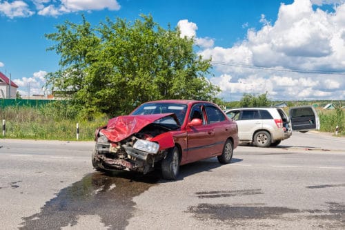 Verkehrsunfall mit einem aus einem Feldweg einbiegenden Fahrzeug