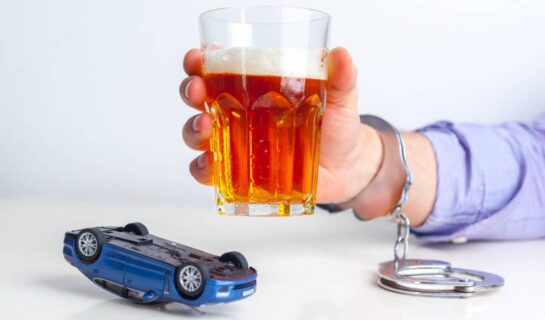 Alkohol am Steuer: Welche Bußgelder und Strafen drohen?