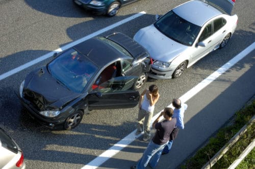 Verkehrsunfall Autobahn: Haftung eines Auffahrenden und überholenden Fahrzeugführers