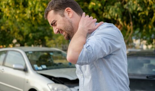 Verkehrsunfall – Erstattungsfähigkeit von Mietwagenkosten und Schmerzensgeld