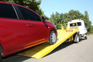Verkehrsunfall – Freistellungsanspruch hinsichtlich der Abschleppkosten