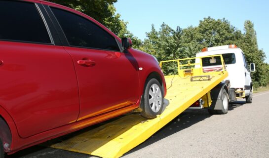 Verkehrsunfall – Freistellungsanspruch hinsichtlich der Abschleppkosten