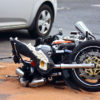 Verkehrsunfall - Kollision zwischen Geländewagen und einem Motorrad